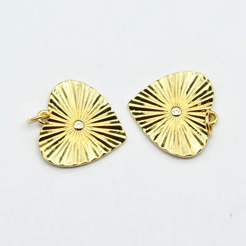 New Arrival Emboss Heart Shape Charms With Zircon Cubic Stone Setting Gold Color Plating Heart Pendants