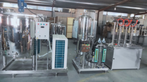 Semi-automatic Pneumatic Isobaric Carbonated Beverage <strong>Filling</strong> <strong>Machine</strong> <strong>with</strong> CO2 <strong>Mixer</strong> - Product Image 3