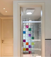 Bloc de verre creux coloré, brique de verre carrée à bord blanc, brique de verre translucide bleu cristal pour la décoration de cloisons d'hôtel