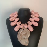 Collier bohème multicouche en résine acrylique perlée avec pendentif rouge foncé pour femme, bijoux de plage pour les vacances