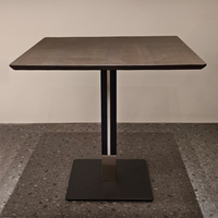 Ensemble de mobilier de restaurant commercial moderne en bois, durable, écologique et économique, comprenant table et chaises de café, idéal pour les espaces de négociation et de loisirs, facile à assembler.