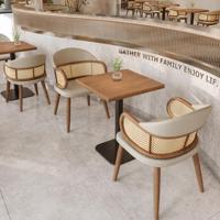 Chaises de salle à manger en bois massif avec dossier en rotin respirant, finition en bois de frêne à pores ouverts, pour hôtels et complexes hôteliers tropicaux commerciaux