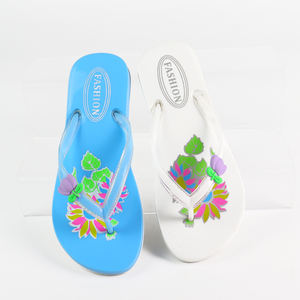 Prix d'usine Tongs à pantalons pour femmes Sandales stylées Tongs Pantoufles pour dames - Product Image 1