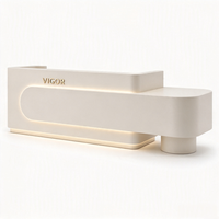 Comptoir de réception moderne sur mesure blanc crème, avec éclairage LED de luxe en capsule, comptoir frontal cantilever pour salon, spa, clinique