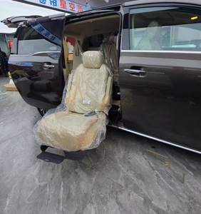 เก้าอี้เคลื่อนที่ในรถยนต์ YLD MPV พร้อมระบบยกแ<span class=keywords><strong>ล</strong></span>ะหมุนได้ รองรับการเชื่อมต่อเข้ากับรถเข็นคนพิการ - Product Image 4