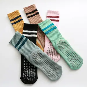 OEM Fashion Custom Logo Anti Slip Mid Calf Crew Non Slip Dance Yoga Pilates Grip Socks For Women