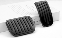 2 pièces de protection antidérapante pour pédale d'accélérateur et de frein pour Tesla Model 3/Y, pédales en aluminium automatiques, remplacement de la plaque de repose-pieds, accessoires de voiture non-glissants