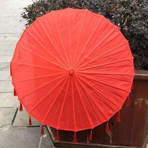 Parasol <span class=keywords><strong>de</strong></span> mariage TX1146 en gros, parapluie chinois traditionnel en bambou et papier, différents motifs, pompons, manuel - Product Image 2