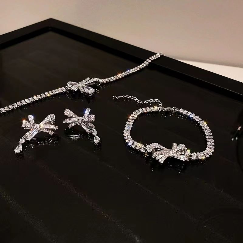 ชุด (สร้อยข้อมือหมด)