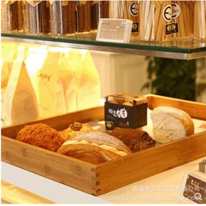 Plateau de présentation en bambou et bois, artisanat floral simple, pour pâtisseries, pain et fruits, 30 cm x 20 cm - Product Image 1