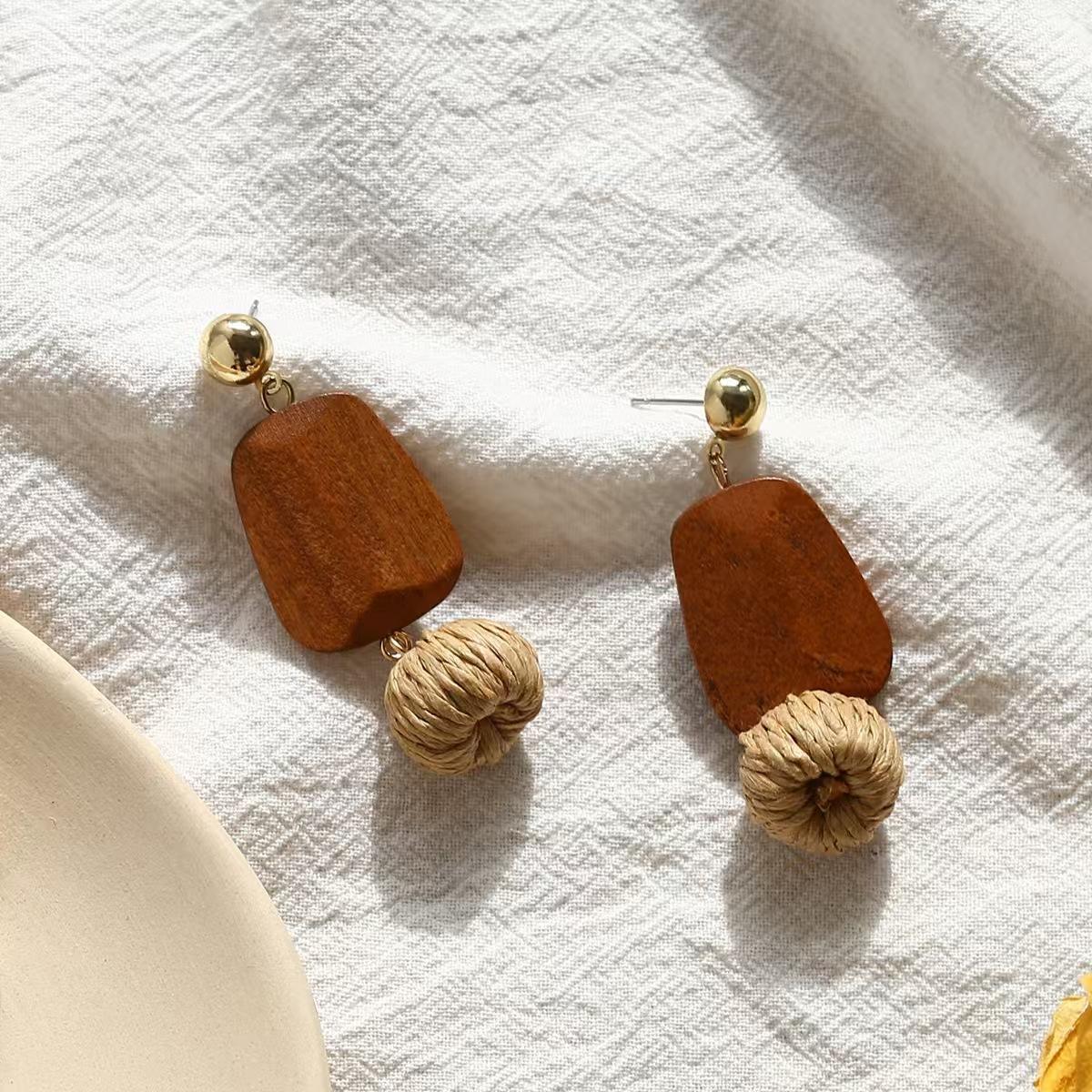 สีน้ำตาล