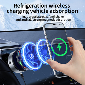 Supporto Magnetico per Auto con Caricatore Wireless 15W, <span class=keywords><strong>Ricarica</strong></span> Rapida, Luce RGB, Rotazione a 360 Gradi, Supporto per Telefono Cellulare - Product Image 4
