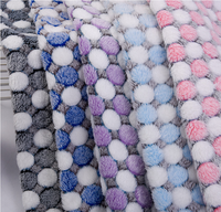 Tissu tricoté double face 100% polyester velours corail flanelle imprimé offset à motif de points pour couvertures, chaussures et produits pour animaux de compagnie