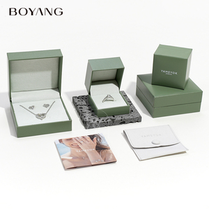 Caja de Embalaje de Joyería de Lujo con Logotipo Personalizado Impreso para Pulseras, Collares, Anillos y Pendientes - Product Image 3