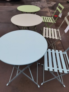 Set Bistrot Confortevole in Acciaio Inox con Ombrellone, 6 Pezzi Pieghevoli, Design Moderno, Ecologico e Durevole per Giardino - Product Image 6