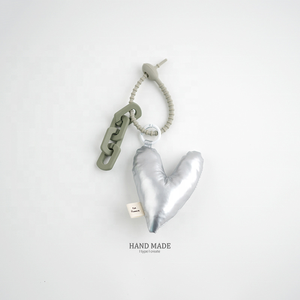 Nuevo Colgante de Algodón Relleno Sencillo con Diseño de Corazón, Accesorio para Bolsos y Llavero de Diseño Exclusivo para Mujer - Product Image 2