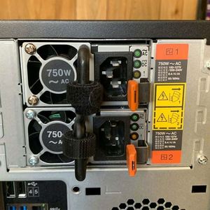 Serveur tour Dell PowerEdge T550 8x2,5 pouces, 800W Platinum, 5U, processeur Intel Xeon Silver 4309Y, 16 Go DDR4, PERC H345, 8 baies SFF, en stock - Product Image 2