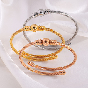 Bracelet en fil de câble en acier inoxydable fin, best-seller, bijou torsadé pour femmes et hommes - Product Image 2