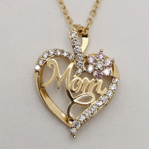 Collier pendentif élégant en forme de cœur avec inscription 'MOM', adapté aux adolescents et aux accessoires pour adolescents pour les vacances LYU-0085 - Product Image 1
