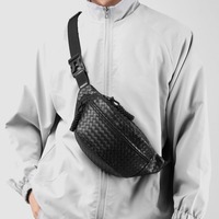 Sac bandoulière sportif décontracté tricoté à la machine, style européen simple et élégant, un article tendance incontournable.