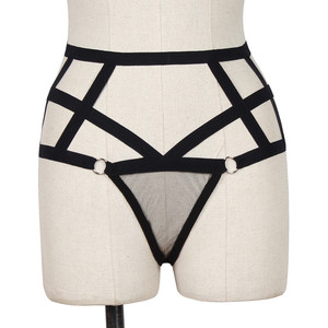 Lingerie sexy en maille pour femme, string ajouré à bretelles en spandex noir - Product Image 4
