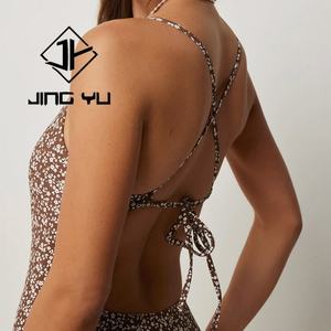 Maillot de bain une pièce de luxe de haute qualité à imprimé floral petit et élégant pour femmes, fabriqué sur mesure en nylon recyclé - Product Image 4