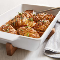 Plat blanc de boulanger avec dessous de plat pour cuire les casseroles cobblers plat du four à la table plat de cuisson rectangulaire avec dessous de plat