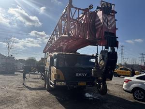 Grue sur camion d'occasion de 100 tonnes de Chine avec flèche à 6 sections et composants essentiels : moteur, boîte de vitesses, pompe - Product Image 5