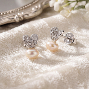 Élégantes boucles d'oreilles clous en argent S925 avec perles d'eau douce en forme de cœur et zircon pavé, bijoux fins romantiques pour femme, cadeau de mariage ou de mariée - Product Image 2