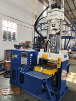 Machine de fabrication de tiges de chaussures, sandales et pantoufles en PVC et caoutchouc, hybride verticale PLC, avec roulement EVA, moteur servo et vis, haute productivité