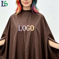 Cape de coiffeur personnalisée avec logo, avec trous pour les bras, fermeture à pression réglable, imperméable, couleur chocolat brun foncé