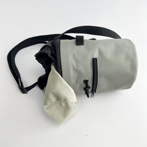 Durable <strong>Chalk</strong> <strong>Bag</strong> for Rock Climbing High Quality Grey Climbing <strong>Chalk</strong> <strong>Bag</strong> Portable Rock Climbing <strong>Chalk</strong> <strong>Bag</strong> With Zipper Pockets - Product Image 5