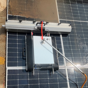 Machine de nettoyage de panneaux photovoltaïques entièrement automatique à double usage, type humide/sec, robot nettoyeur solaire, télécommande, 24V DC Lithium - Product Image 1