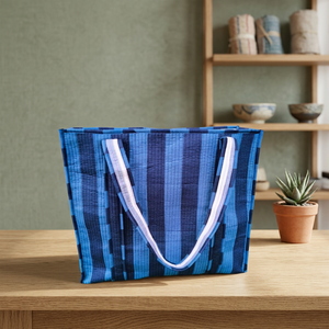 Bolsa de tela no tejida a rayas azules, bolsas de compras con estampado de bloques de algodón, bolsa de compras con parte superior abierta, estilo minimalista para todas las estaciones. - Product Image 2