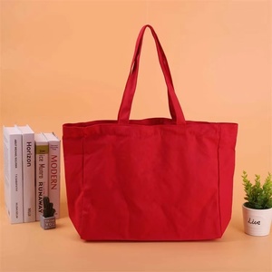 Sac fourre-tout en toile rouge à pois, sac à main en tissu de coton moyen à motifs personnalisés pour un usage quotidien, conception de lettres de célébration, vente en gros - Product Image 1