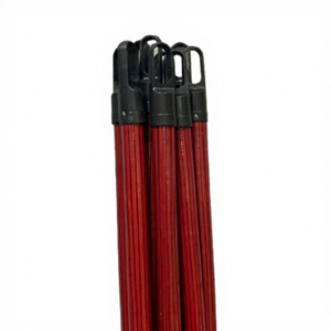 Escoba de diseño básico a cuadros rojos, la más vendida, con mango de madera de eucalipto duradero y cerdas de PVC, de fábrica de Hanói, para uso doméstico. - Product Image 3