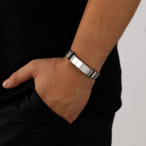 Gejia สายนาฬิกาสแตนเลสสตีลของโรงงานที่ขายดีที่สุดสายนาฬิกาตาข่ายสร้อยข้อมือเรียบไทเทเนียมแบบเรียบง่ายสำหรับผู้ชาย - Product Image 5