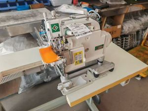จักรเย็บผ้าอัตโนมัติรุ่น Factory Direct 5214EXT/DK พร้อมระบบป้อนผ้าขึ้นลงและจักรเย็บโอเวอร์ล็อคสี่เส้นด้าย - Product Image 3
