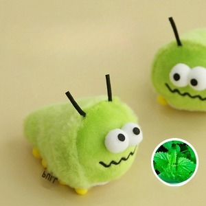 Juguete interactivo ecológico para masticar gatos, hierba gatera de felpa, Limpieza de dientes chirriantes, juguete para gatitos, lindo insecto verde resistente a mordeduras para juguete para gatos - Product Image 4