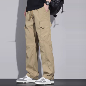 Vaqueros estilo workwear para hombre con diseño de bolsillos - Product Image 1