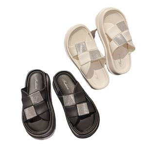 Sandales plates carrées personnalisables pour femmes, nouvelle tendance mode, rayées, décontractées, antidérapantes pour l'extérieur - Product Image 1