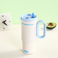 Gobelet isotherme moderne à motif de dessin animé, en acier inoxydable 304, avec poignée, paille et infuseur à thé, pour le camping et les voyages, 750 ml/26 oz, tasse à café