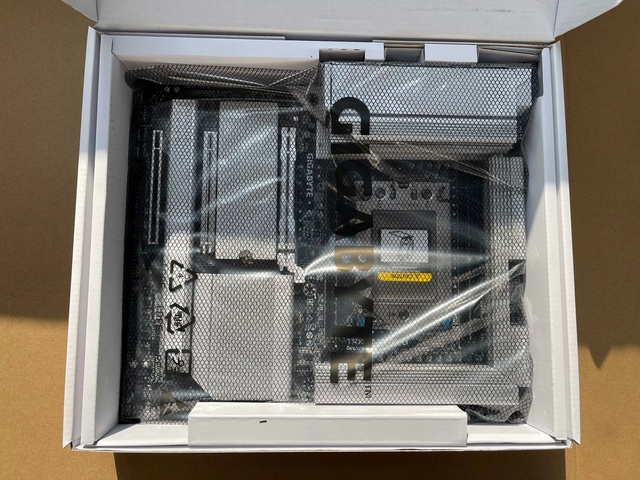 Motherboard TRX50 AERO D Support AMD Ryzen Threadripper PRO 7000 CPU 7960x/7970x on Desktop Workstation PC