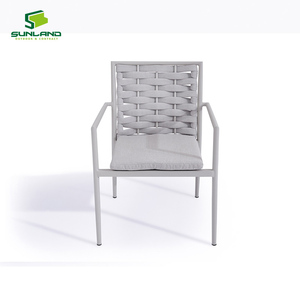 Set di Sedie da Pranzo Helen con Braccioli, Telaio in Alluminio e Intreccio in Corda di Gomma, per Patio, Giardino, Terrazza, Arredamento da Esterno - Product Image 5