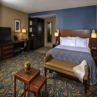 Modernes Kettenhotel-Gästezimmer Apartment Schlafzimmer-Möbelset Bett Boxspring Kopfteil Schreibtisch TV-Schrank Nachttisch Stuhl Anpassbar