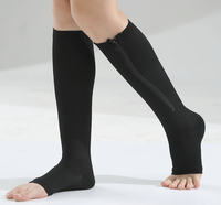 Stock d'usine chaussette comprimée en plein air mollet genou haut bout ouvert bas de Compression 15-25mmHg chaussettes à glissière pour la marche et la course