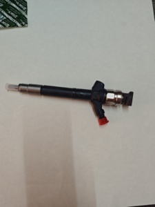 Assy d'injecteur de carburant Diesel de haute qualité 23670-59055 pour 1KD VDJ200 2012-2019 nouvelles soupapes d'injection fabriquées en Allemagne - Product Image 3