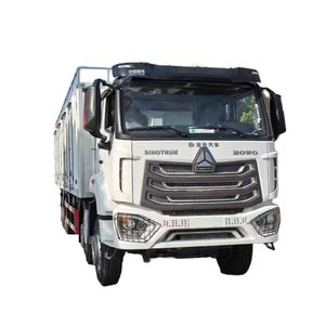 Camion de transport frigorifique HOWO à quatre essieux, Euro 5, manuel, diesel, ultra-longue portée, neuf - Product Image 1
