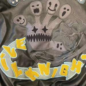 カスタムピュアリアルブラック男性用レザーボンバーバーシティジャケットストリートウェア刺繍シェニール本物のレザージャケット男性用 - Product Image 4