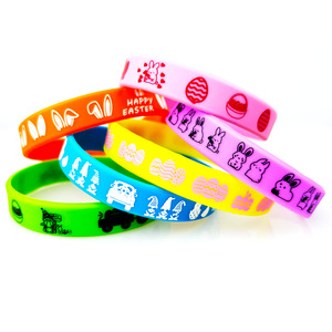Braccialetto Personalizzato HLC per Pasqua, Bracciale a Tema Festivo con Coniglietto e Pappagallo in Silicone per Promozioni - Product Image 4